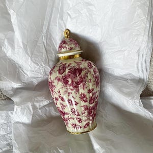 Thomas Ivory vase