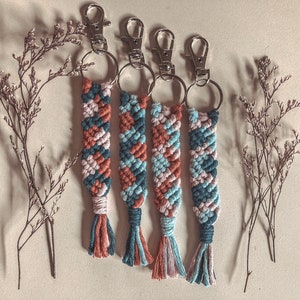 Macrame keychain "Nova" / macrame keychain