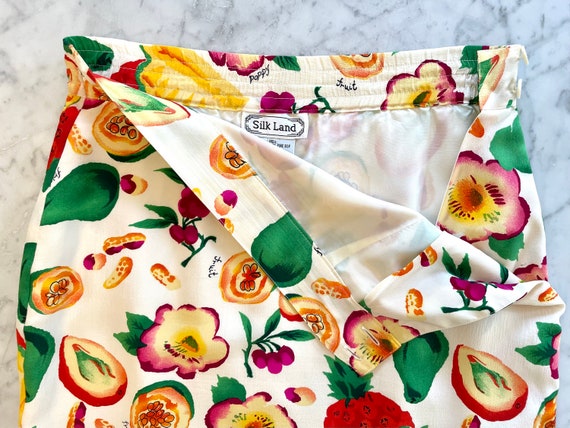 Vintage Silk Pencil Skirt with Fun Fruit and Flow… - image 8