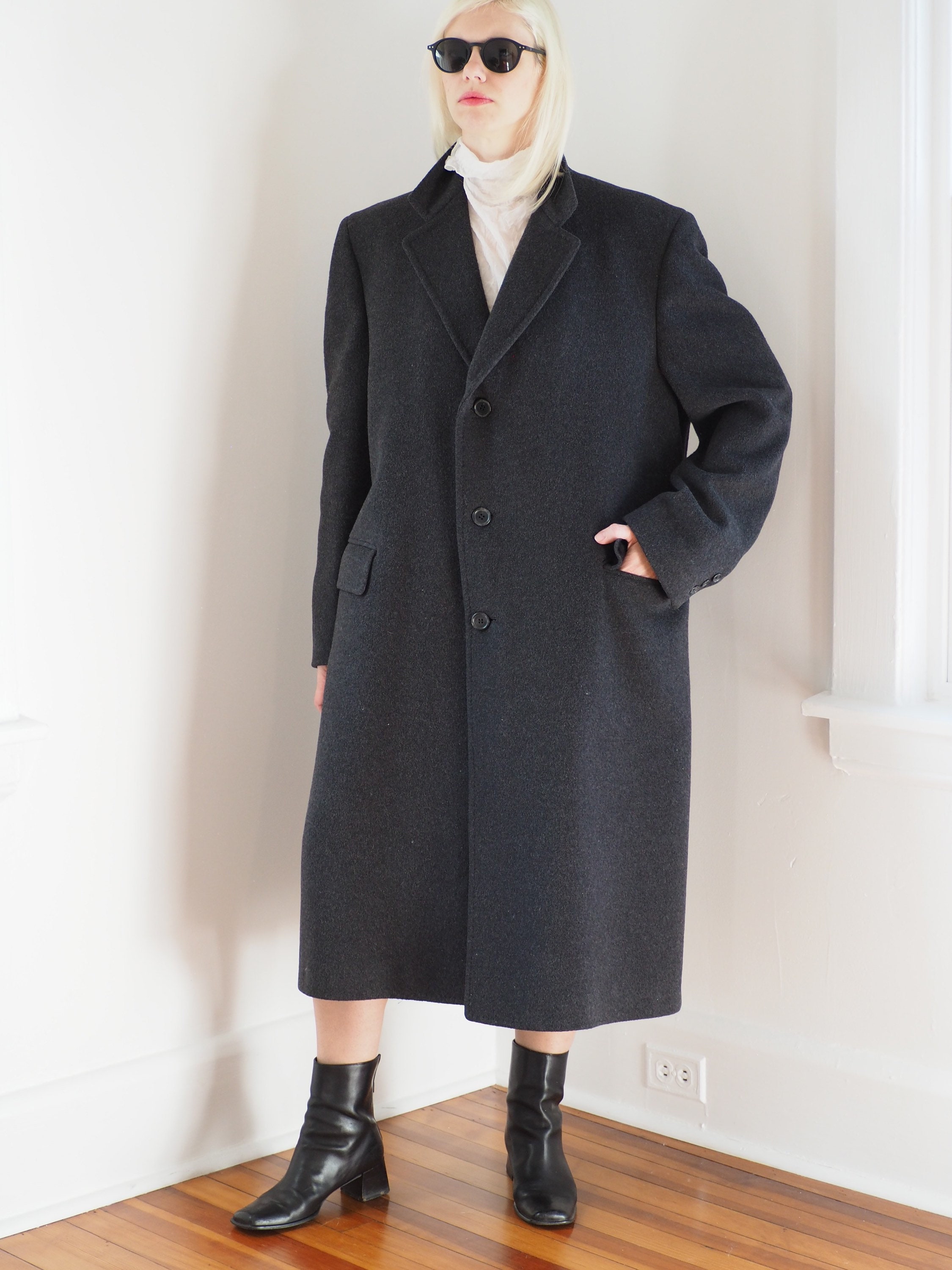 Vintage Minimalist Charcoal Grey Wool 