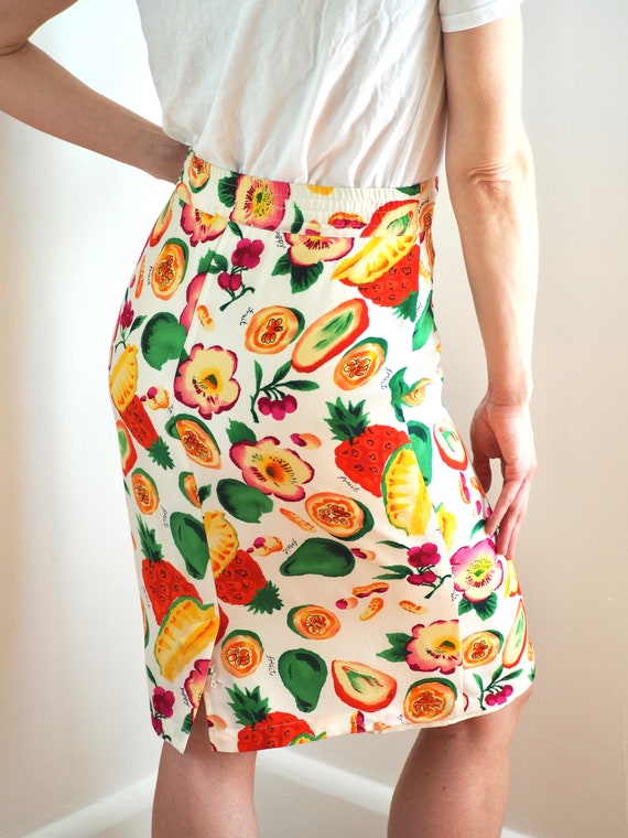 Vintage Silk Pencil Skirt with Fun Fruit and Flow… - image 5