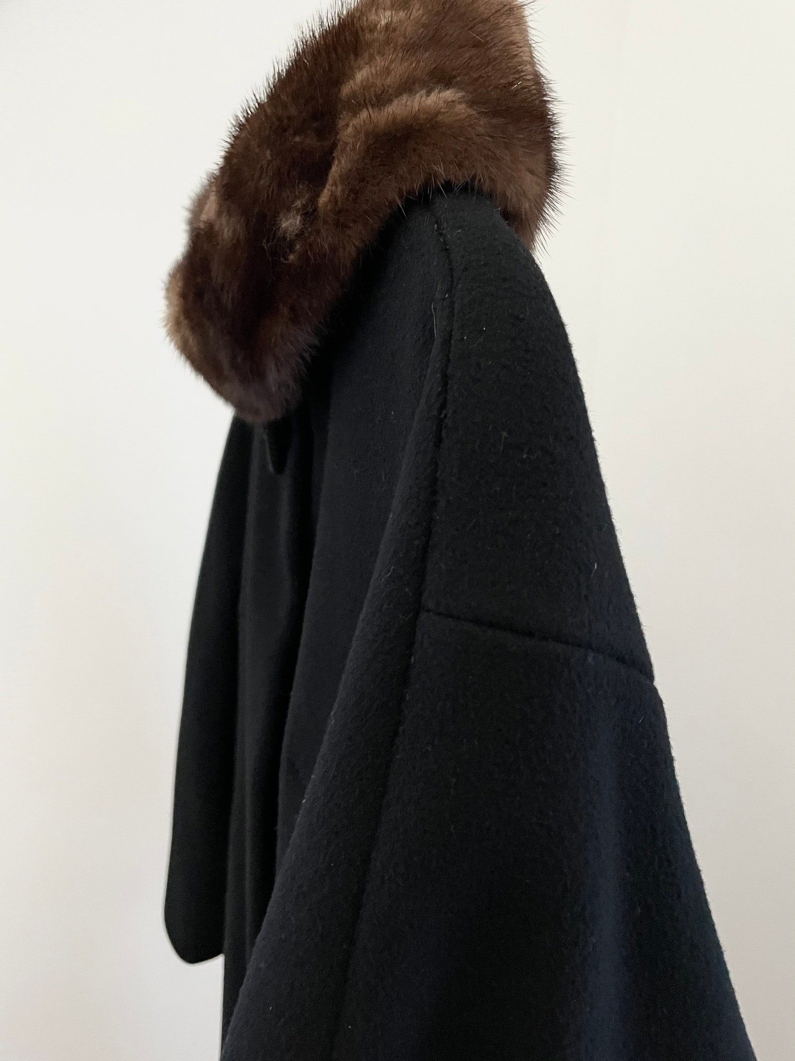DE PINNA Impeccable 1950s Black Wool Coat With Fur Collar - Etsy
