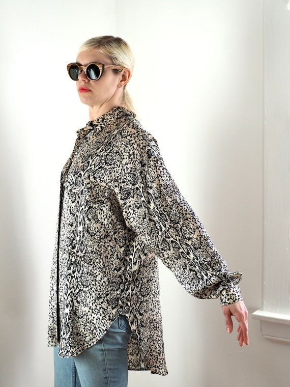 Vintage 1980s Abstract Animal Print Silk Blouse, … - image 3