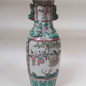 Antyczny chiński wazon porcelanowy Famille Rose Canton z XVIII wieku z zdobieniami w kształcie smoka