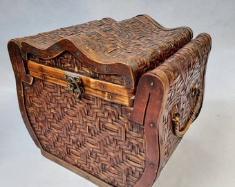 Thomas Pacconi Wicker Hamper Box with Handle