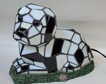 Lámpara de vidrieras con forma de cachorro dálmata al estilo Tiffany