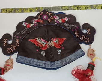 18世紀のアンティーク、シルクの手刺繍が施された中国の子供用オペラ帽