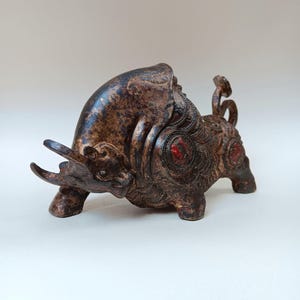 Handcast Chinese Bronze Ruyi Bull Statue