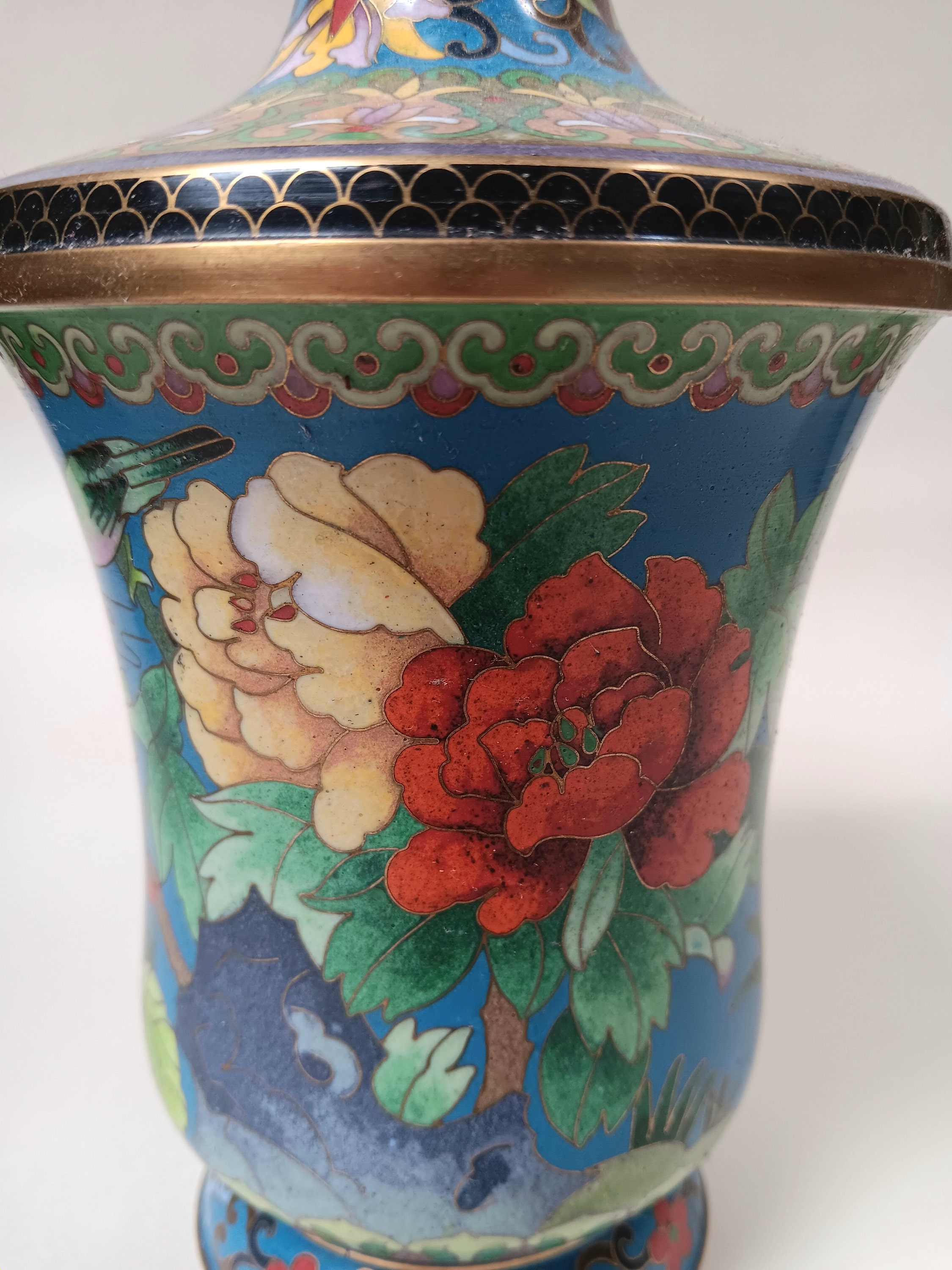 鮮やかな花模様の赤い鳥が描かれた中国七宝焼きの花瓶 - Etsy 日本