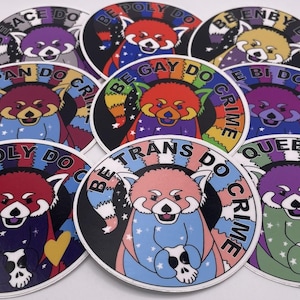 Adesivo Seja Gay, Domine o Crime – Adesivo de Vinil Panda Vermelho Queer | Variações do Orgulho Disponíveis
