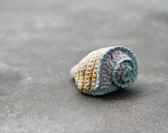 Small crochet shell - collectible art