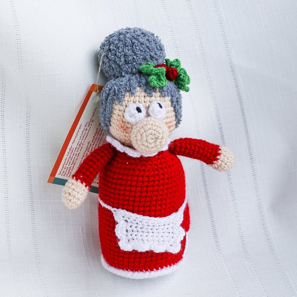 Handmade Mrs. Claus for Christmas, Interior decor toy, Christmas gift for everyone, Crochet Christmas plush mama Claus