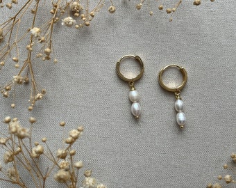 18K Gold plated Pearl Hoop Earrings/ Pearl Hoop Earrings / Gold Huggies / Huggie Earrings / Freshwater Pearl Earrings / Gold Earrings
