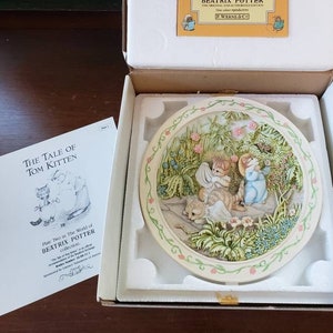 Davenport Pottery Beatrix Potter The Tale Of Tom Kitten 3D Plate Book 2