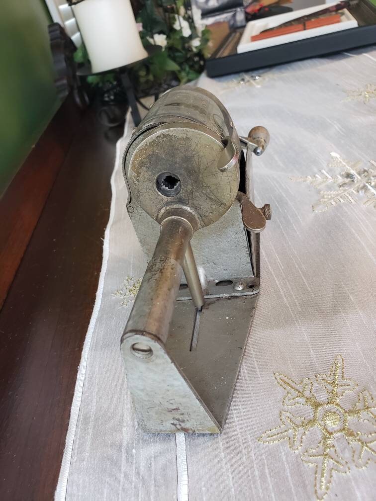 Vintage Dandy Automatic Pencil Sharpener Co. Mountable Pencil Sharpener