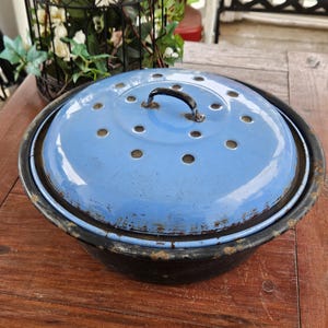 Vintage Enamel Pan Blue Lid 4 QT Dutch Oven
