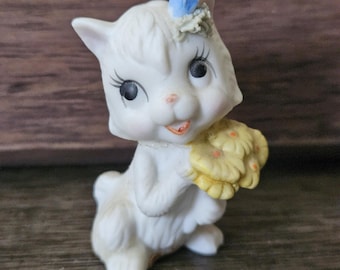 Napcoware Kitten Figurine With Daisies Vintage Collectible