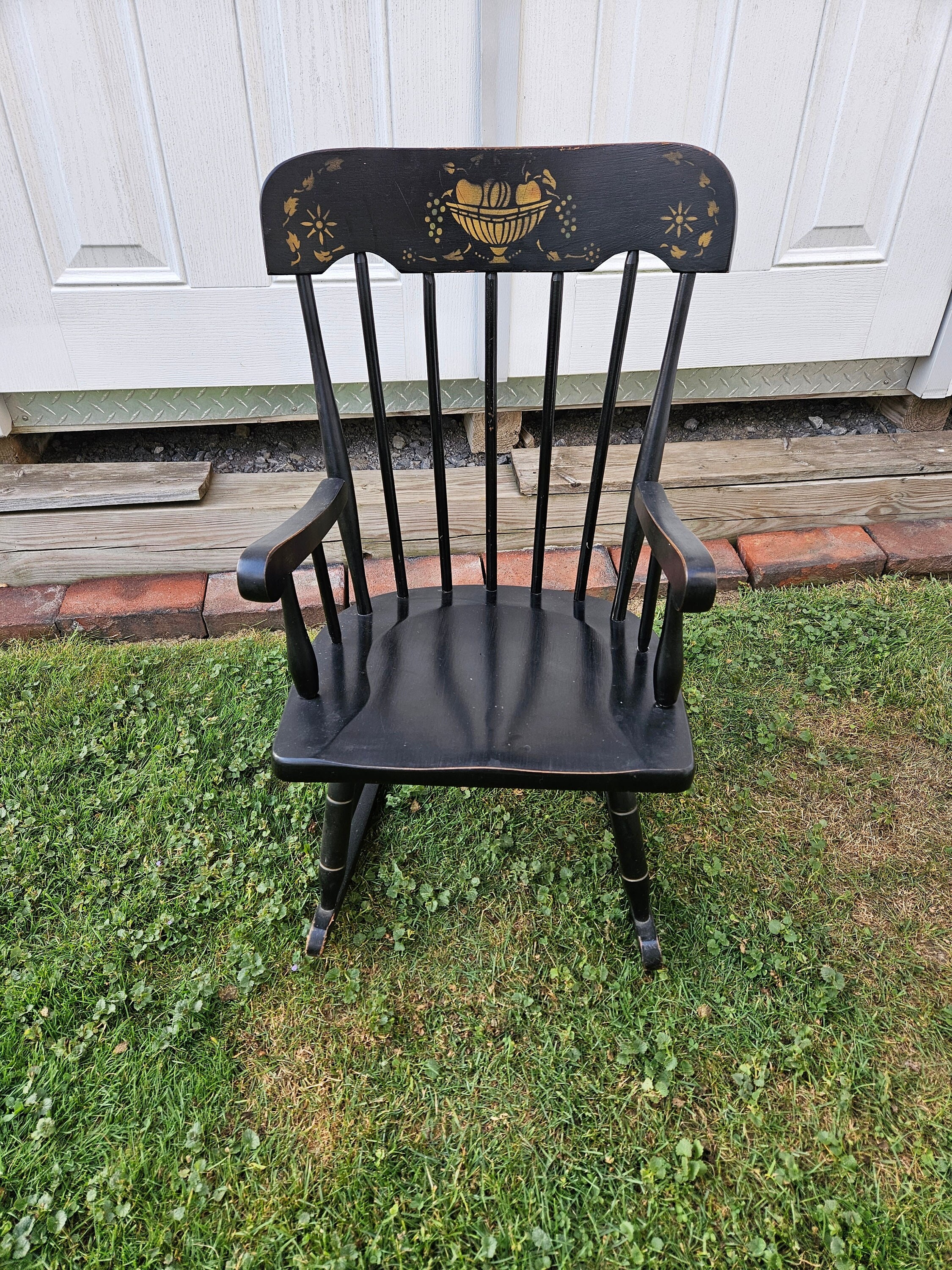 Black rocking chair cheap with gold stencil