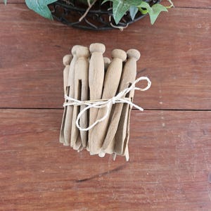 Vintage Wooden Clothes Pins, Wood Clothes Pins, Lot of 20 Laundry Clothes Pins