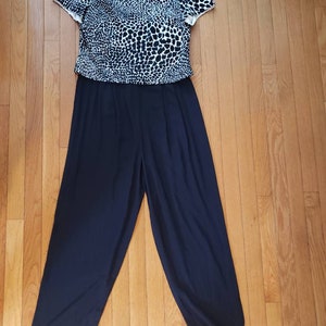 Vintage 1990's Liz Claiborne Pantsuit Size 10P Black image 3