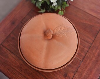 Terra-Cotta Clay Baking Dish With Lid Earthenware Apple Baker