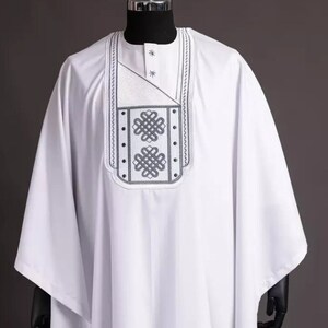 Witte Agbada voor mannen, Afrikaanse Agbada, Afrikaans trouwpak, Pak bruidsjonkers, Pak bruidegom, Traditionele Afrikaanse herenkleding, Gratis DHL Express