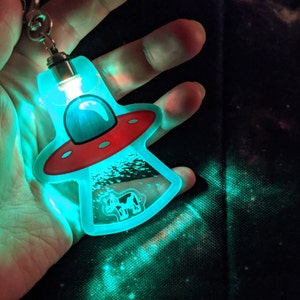 Alien UFO Acrylic Shaker Charm Light-up Keychain