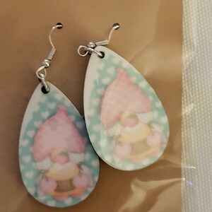 Sublimated Teardrop Pink Gnome (5)