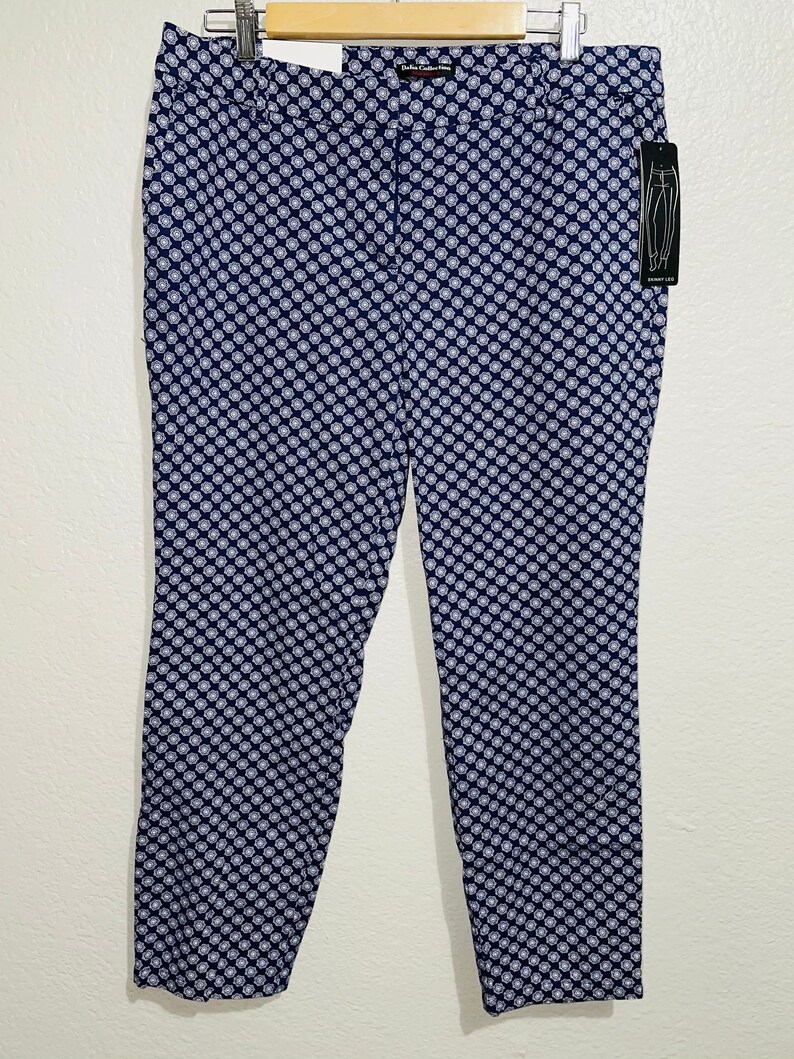 Women's Pants. Modern Fit Size 12 image 1