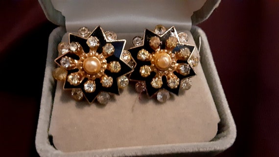 vintage clip on earrings