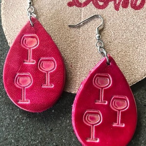 Wine Glasses Leather Teardrop Earrings, Wine earrings, Wine glass earrings, wine glasses earrings, leather earrings hand tooled wine glasses
