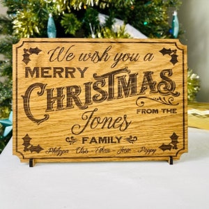 Chêne, cerisier ou noyer - Carte de Noël traditionnelle en bois personnalisée - Carte de Noël alternative unique gravée sur bois avec noms de famille