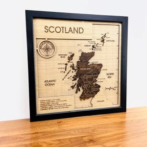 Folha de carvalho em camadas do mapa da Escócia com moldura preta/branca personalizada / sob medida e personalizável Borders Seas Compass Scottish Highlands