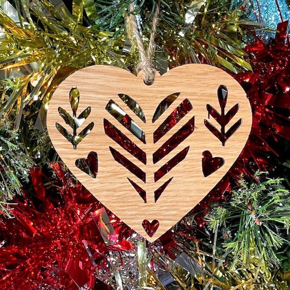 Wooden Heart Christmas Tree Decoration Beautiful Xmas Ornament in Oak,  Walnut Cherry Wood or Silver, Gold, Red, Green Glitter 