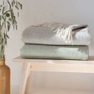 Manta de lana merino, tiro de lana merino fina 100% natural en color beige, colcha de lana de alta calidad, tiro de cama de lana merino suave imagen 5