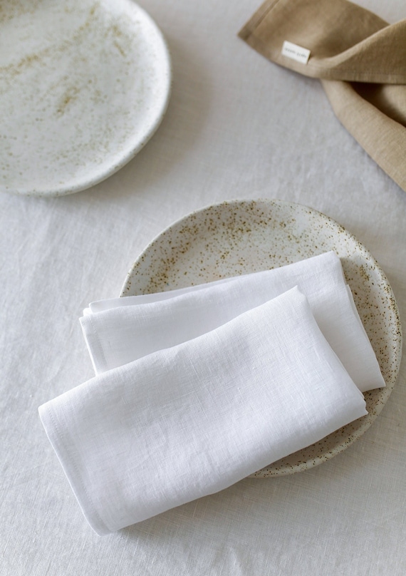 Set of 4 White Cloth Napkins