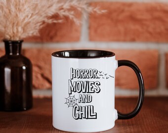 Kubek Horror Movies and Chill, Kubek Straszny Film, Kubek Halloween, Upiorny Sezon Filiżanka Kawy, Uroczy Zabawny Kubek Kawy, Kubek Rodzinny Halloween, Kubek Jesienny