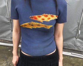 Brand new Stretchy Pleated Vintage Goldfish Short-Sleeve Top