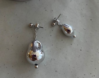 Lemaire inspired blown glass dropping earrings