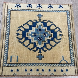 Yellow rug, Small vintage rug, Turkish rug, Doormat rug, Square rug, Organic rug, Oushak wool rug, Antique rug, Bohemian rug, 1.8x1.8 ft
