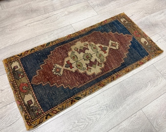 Vintage small rug, Turkish carpet, Doormat, 1.5x3.3 ft