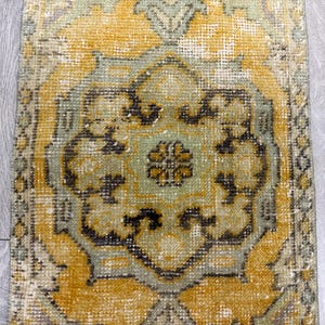 Alfombra pequeña amarilla, alfombra Oushak, alfombra vintage, felpudo, 43 x 90 cm imagen 8
