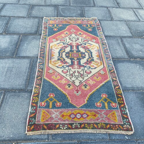 Doormat rug, Vintage rug, shops Turkish rug, Small rug, Wool rug, Bohemian rug, Floral rug, Oushak rug, Colorful rug, Handmade rug, 1.9 x 3.8 ft