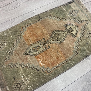 Faded rug, Distressed rug, Turkish rug, Small rug, Vintage rug, Doormat rug, Muted rug, Bath rug, Oushak rug, Organic wool rug, 1.4x2.5 ft
