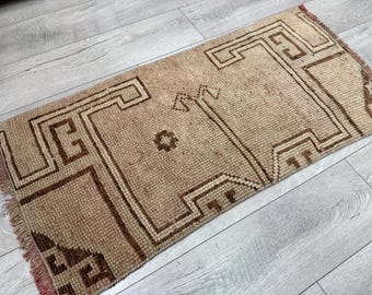 Small Vintage Turkish Wool Rug, Boho Doormat (1.7x3.5 ft)