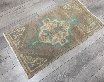 Small Vintage Turkish Wool Rug: Bohemian Doormat (1.5x2.8 ft)