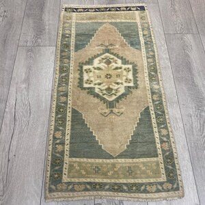 Neutral rug, Vintage rug, Small rug, Doormat rug, Turkish rug, Faded rug, Oushak wool rug, Bohemian rug, Organic rug, Bath rug, 1.6x3.3 ft