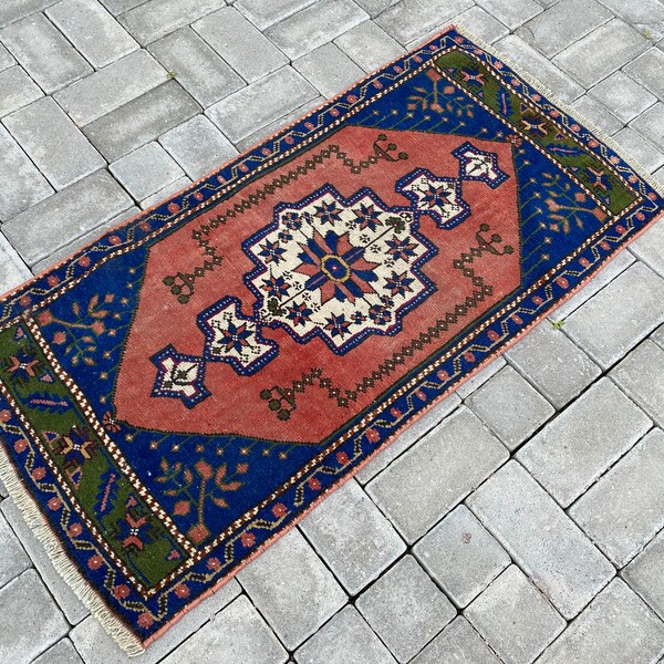 Wool rug, Oriental rug, Doormat, Vintage rug, Small rug, Turkish rug, Bohemian rug, Handmade rug, Pink rug, Anatolian rug, 1.7 x 3.4 ft