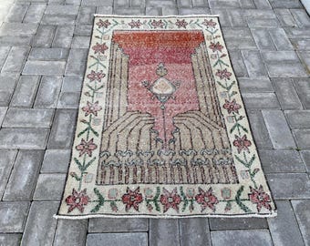 Tappeto Oushak vintage: piccolo tappeto da preghiera turco in lana (73x113 cm)