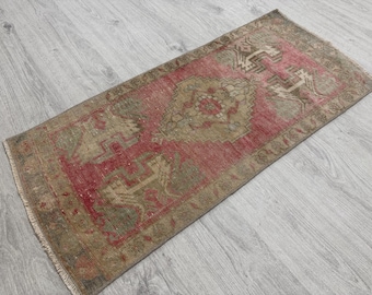 Tappeto vintage in lana Oushak rosa, zerbino turco boho fatto a mano (45x97 cm)